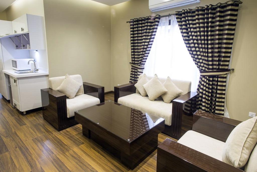 Royaute Luxury Suites&Hotel Gulberg Lahore Chambre photo