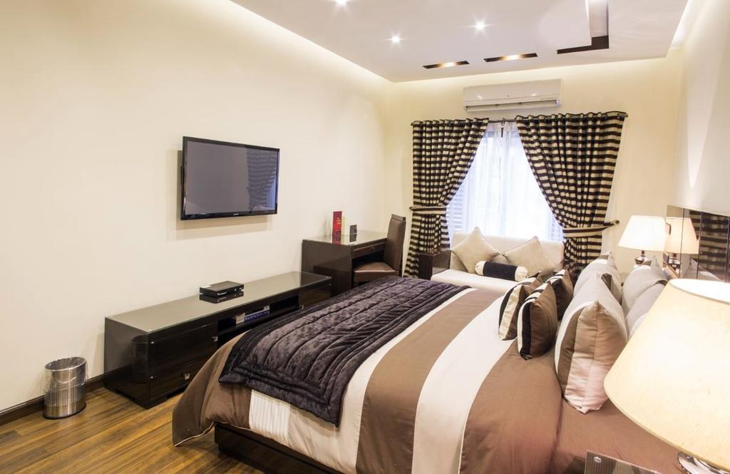 Royaute Luxury Suites&Hotel Gulberg Lahore Chambre photo